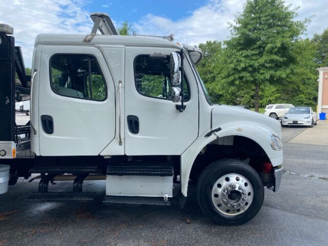 2015 FREIGHTLINER M2 106 MED CAR HAULER Charlotte NC