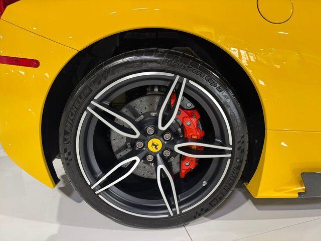 2015 Ferrari 458 Speciale Aperta Giallo Modena paint, painted stripes, Rosso Dino accents AND MUCH MORE!!! Fort Lauderdale FL