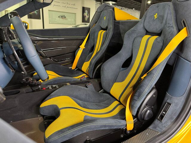 2015 Ferrari 458 Speciale Aperta Giallo Triplo Strato paint, livrea Blu Nart, Blu Nart calipers, carbon galore AND MORE!!! Fort Lauderdale FL