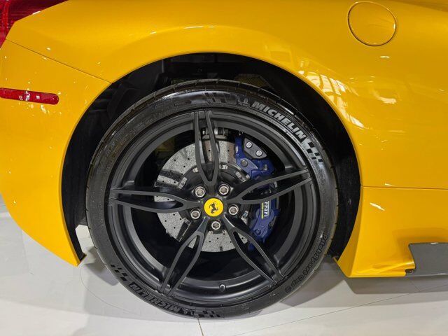 2015 Ferrari 458 Speciale Aperta Giallo Triplo Strato paint, livrea Blu Nart, Blu Nart calipers, carbon galore AND MORE!!! Fort Lauderdale FL