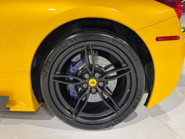 2015 Ferrari 458 Speciale Aperta Giallo Triplo Strato paint, livrea Blu Nart, Blu Nart calipers, carbon galore AND MORE!!! Fort Lauderdale FL