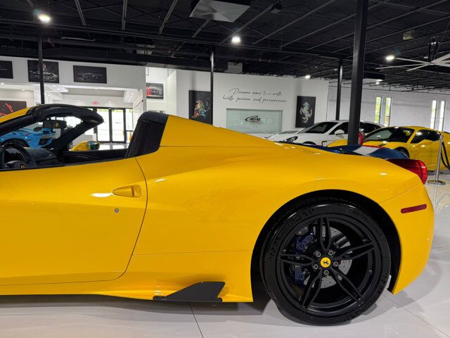 2015 Ferrari 458 Speciale Aperta Giallo Triplo Strato paint, livrea Blu Nart, Blu Nart calipers, carbon galore AND MORE!!! Fort Lauderdale FL