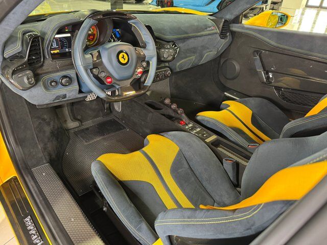 2015 Ferrari 458 Speciale Aperta Giallo Triplo Strato paint, livrea Blu Nart, Blu Nart calipers, carbon galore AND MORE!!! Fort Lauderdale FL