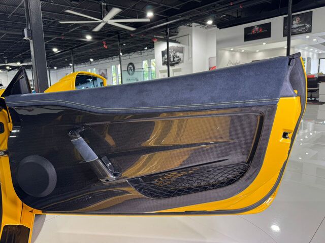 2015 Ferrari 458 Speciale Aperta Giallo Triplo Strato paint, livrea Blu Nart, Blu Nart calipers, carbon galore AND MORE!!! Fort Lauderdale FL