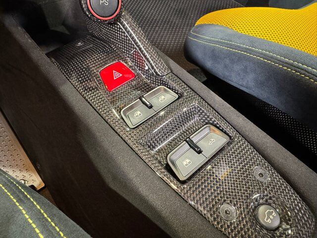 2015 Ferrari 458 Speciale Aperta Giallo Triplo Strato paint, livrea Blu Nart, Blu Nart calipers, carbon galore AND MORE!!! Fort Lauderdale FL