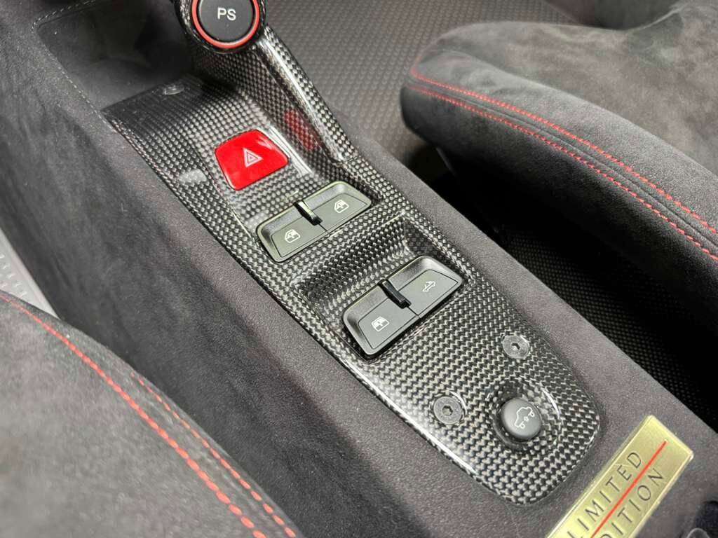 2015 Ferrari 458 Speciale Aperta Rosso Corsa paint, Livrea Nero Stellato, carbon racing seats AND MUCH MORE!!! Fort Lauderdale FL
