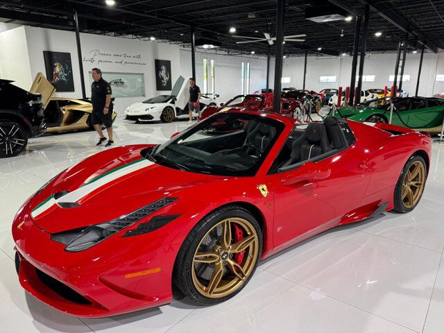 2015 Ferrari 458 Speciale Aperta Rosso Corsa paint, Livrea Tricolore E Oro, carbon racing seats AND MUCH MORE!! Fort Lauderdale FL