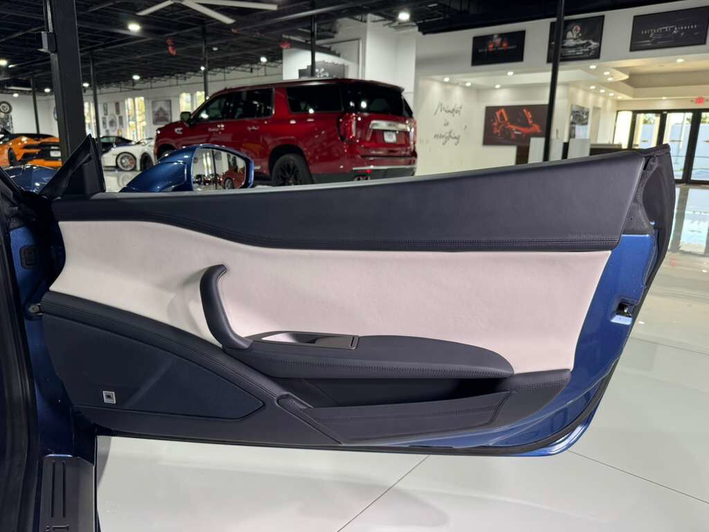 2015 Ferrari 458 Spider Blu Mirabeau paint, JBL Professional audio system, carbon fiber racing seats AND MUCH MORE!! Fort Lauderdale FL