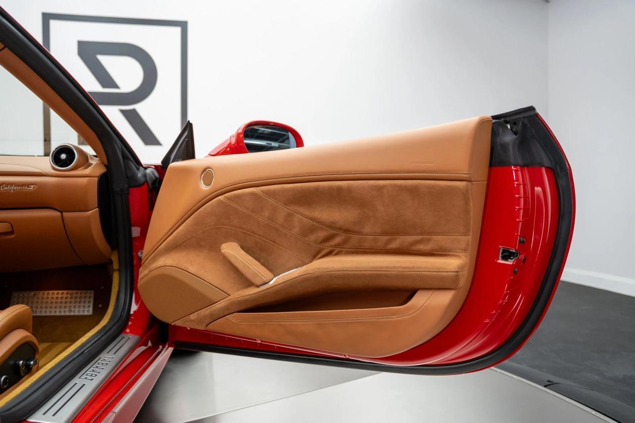 2015 Ferrari California T Convertible 2D St. Louis MO