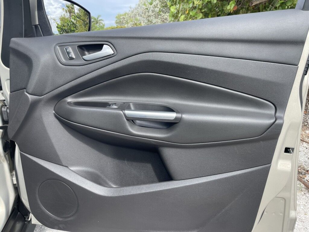 2015 Ford C-Max Energi SEL~EXTREMELY LOW MILES~PLUG IN HYBRID~WELL MAINTAINED~ONLINE FINANCE AND SHIPPING AVAILABLE!!!! Sarasota FL