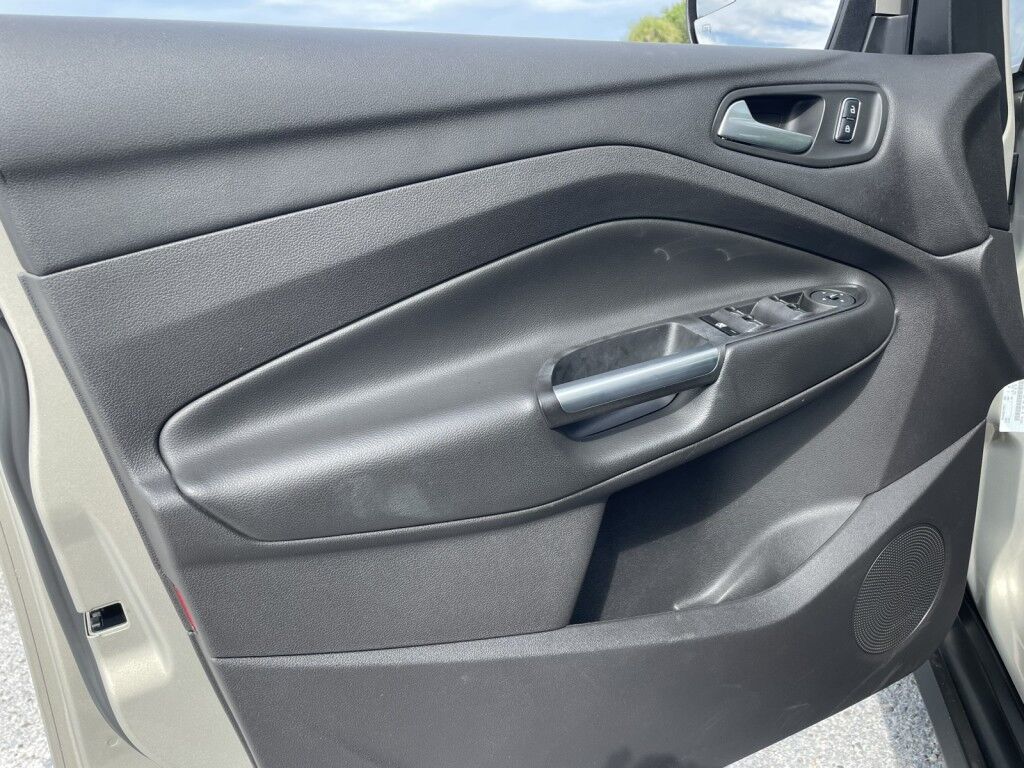 2015 Ford C-Max Energi SEL~EXTREMELY LOW MILES~PLUG IN HYBRID~WELL MAINTAINED~ONLINE FINANCE AND SHIPPING AVAILABLE!!!! Sarasota FL