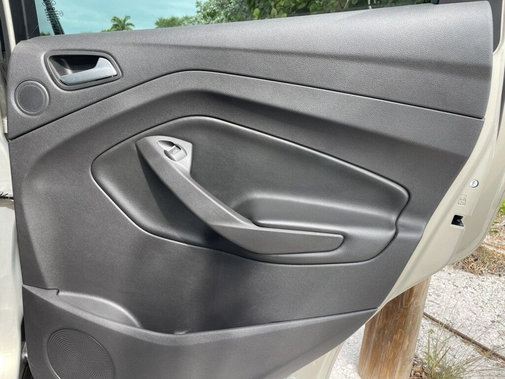 2015 Ford C-Max Energi SEL~EXTREMELY LOW MILES~PLUG IN HYBRID~WELL MAINTAINED~ONLINE FINANCE AND SHIPPING AVAILABLE!!!! Sarasota FL
