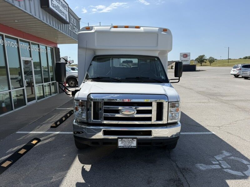 2015 Ford E-350 Passenger Bus w/ Wheelchair Lift Collinsville OK