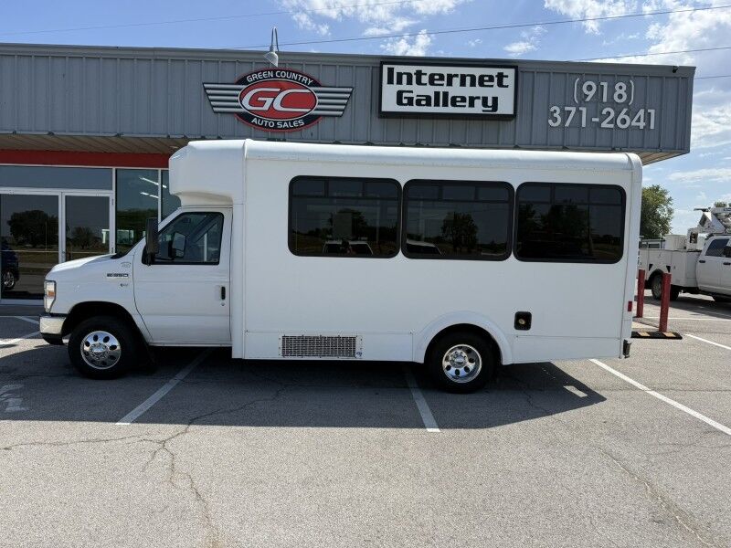 2015 Ford E-350 Passenger Bus w/ Wheelchair Lift Collinsville OK