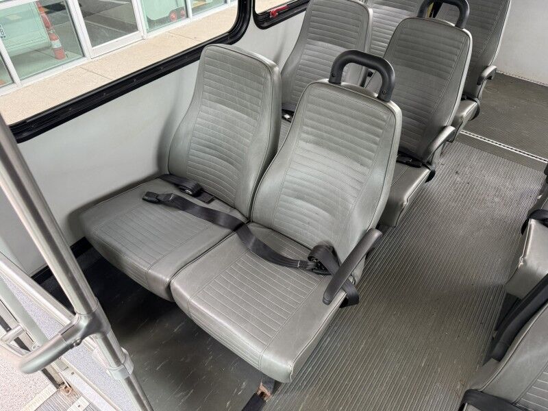2015 Ford E-350 Passenger Bus w/ Wheelchair Lift Collinsville OK