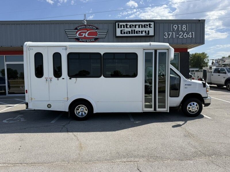 2015 Ford E-350 Passenger Bus w/ Wheelchair Lift Collinsville OK