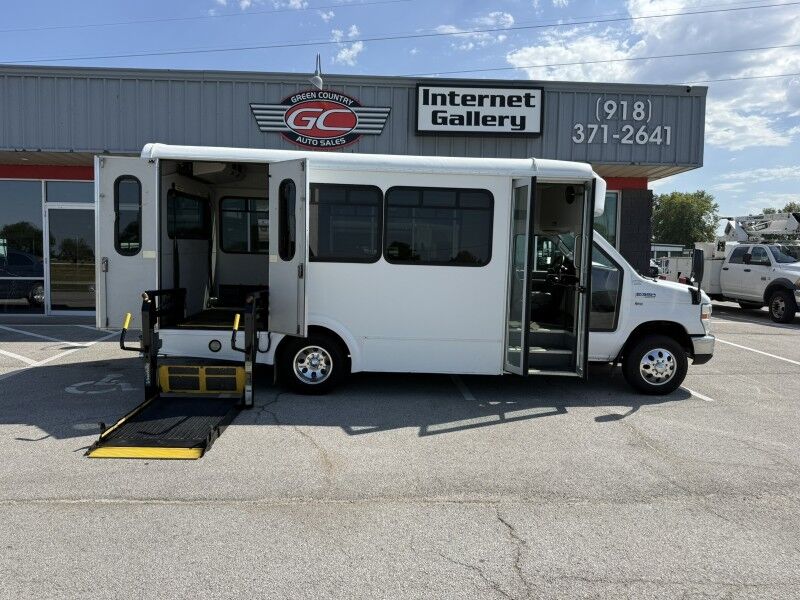 2015 Ford E-350 Passenger Bus w/ Wheelchair Lift Collinsville OK