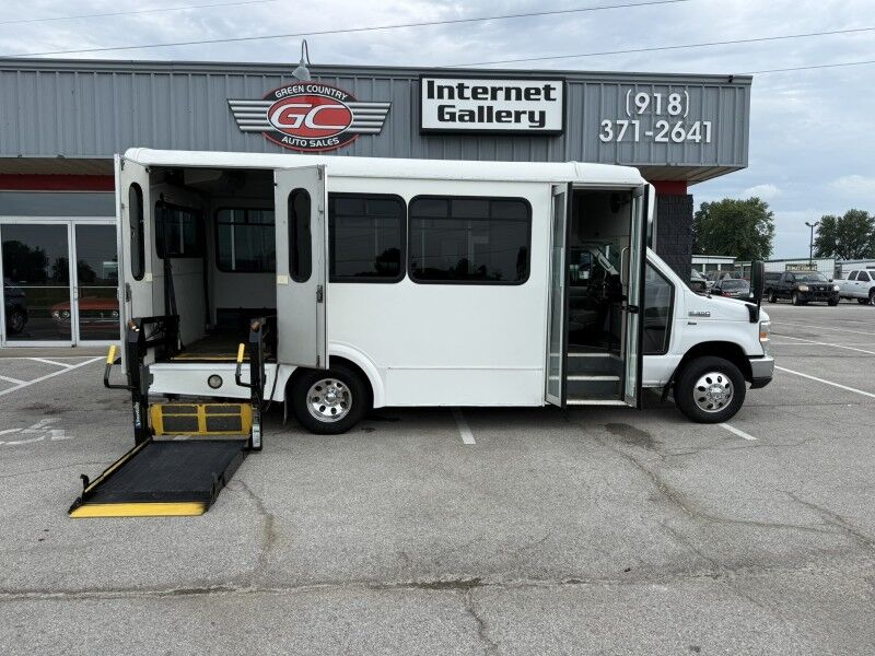 2015 Ford E-350 Passenger Bus w/ Wheelchair Lift 61k mi's Collinsville OK