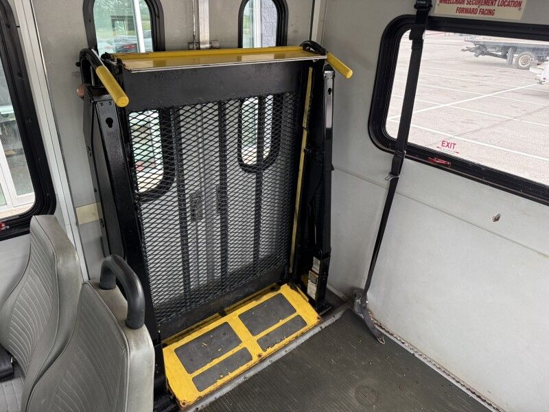 2015 Ford E-350 Passenger Bus w/ Wheelchair Lift 61k mi's Collinsville OK