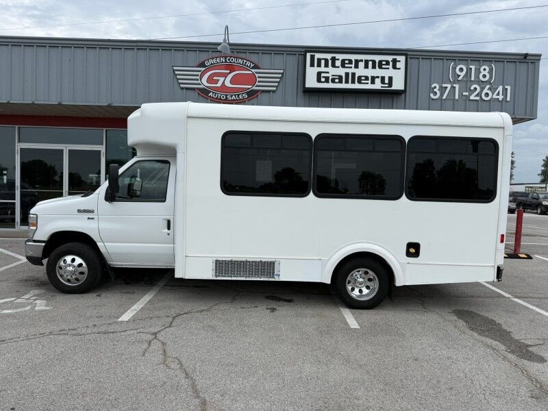 2015 Ford E-350 Passenger Bus w/ Wheelchair Lift 61k mi's Collinsville OK