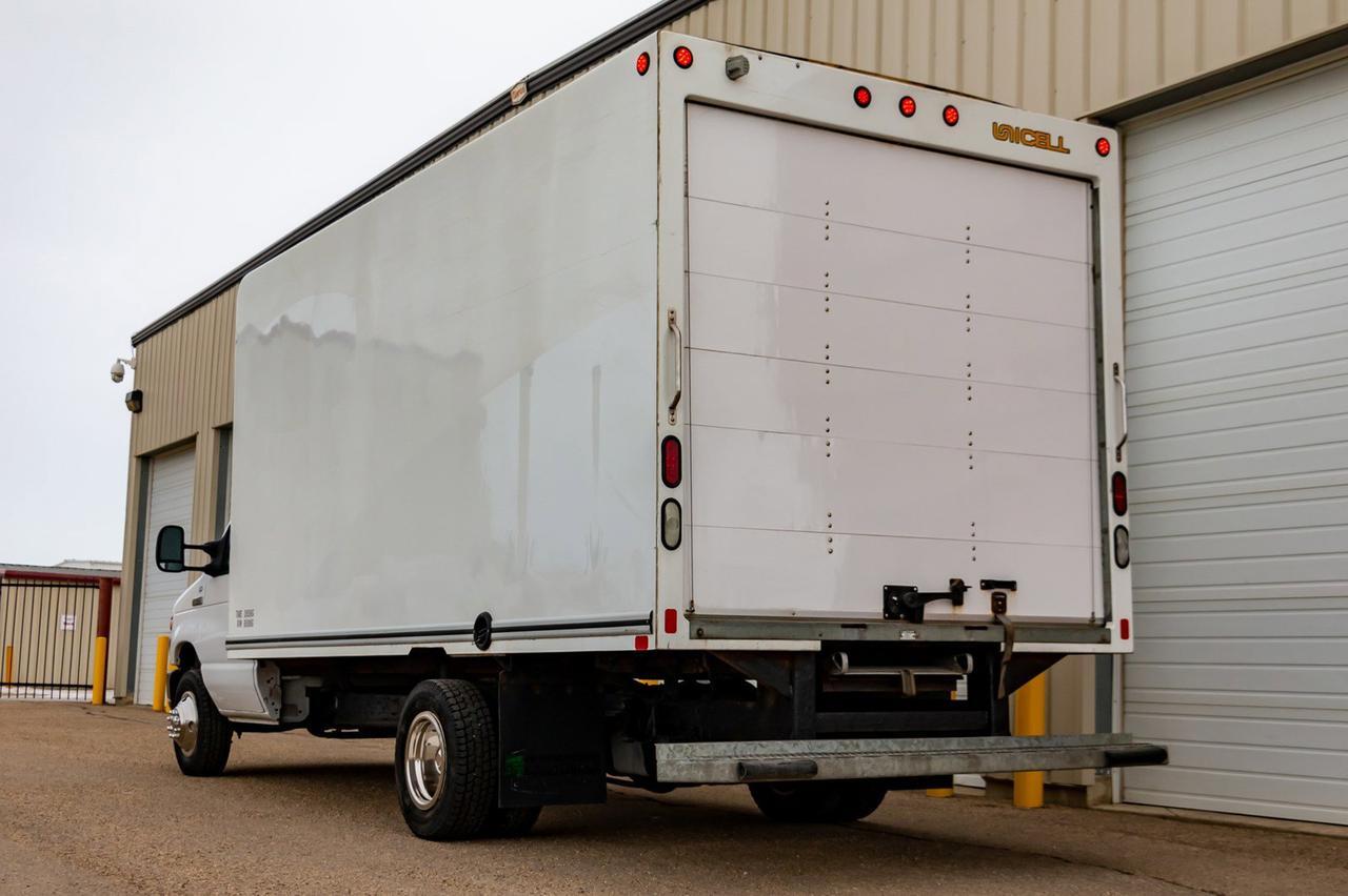 2015 Ford E-450 Econoline Commercial Cube Van Red Deer AB