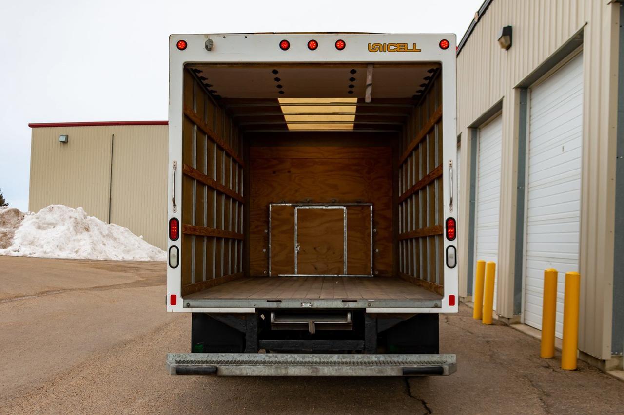 2015 Ford E-450 Econoline Commercial Cube Van Red Deer AB