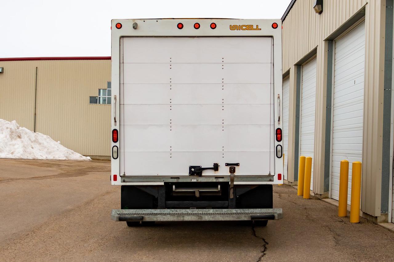 2015 Ford E-450 Econoline Commercial Cube Van Red Deer AB