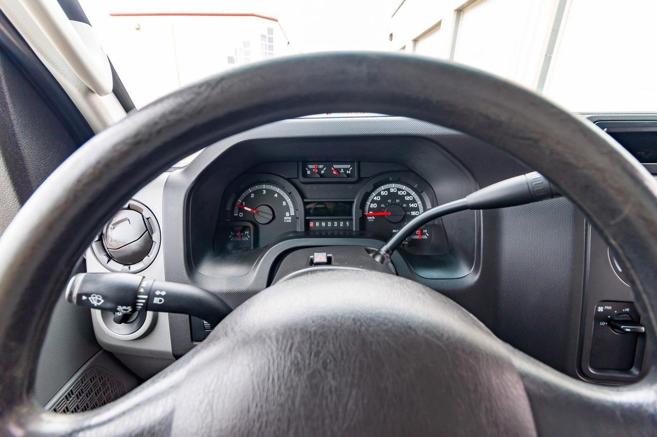 2015 Ford E-450 Econoline Commercial Cube Van Red Deer AB