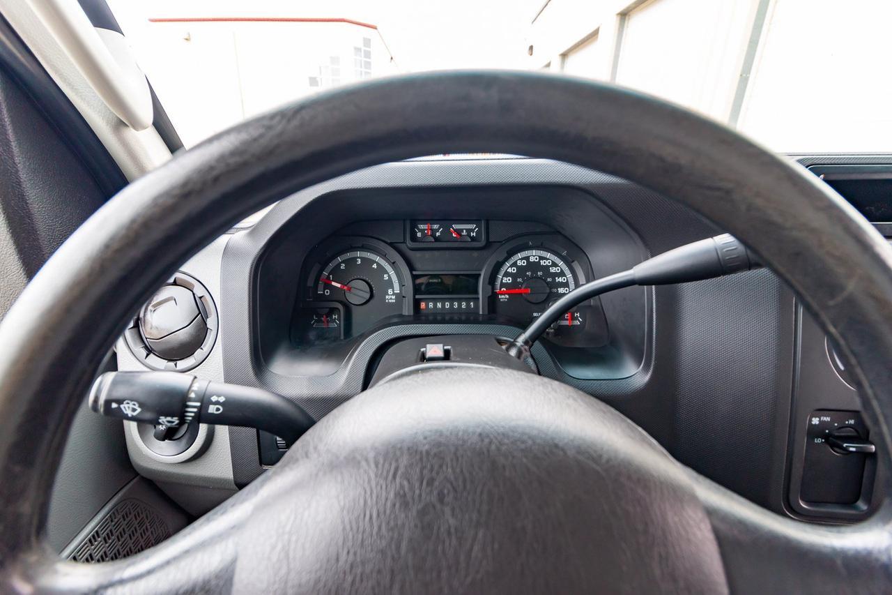 2015 Ford E-450 Econoline Commercial Cube Van Red Deer AB