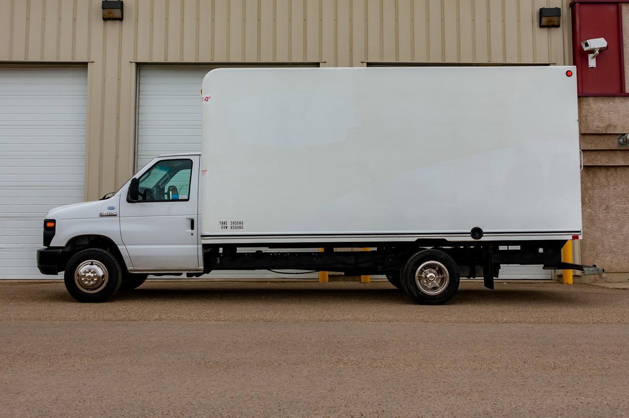 2015 Ford E-450 Econoline Commercial Cube Van Red Deer AB