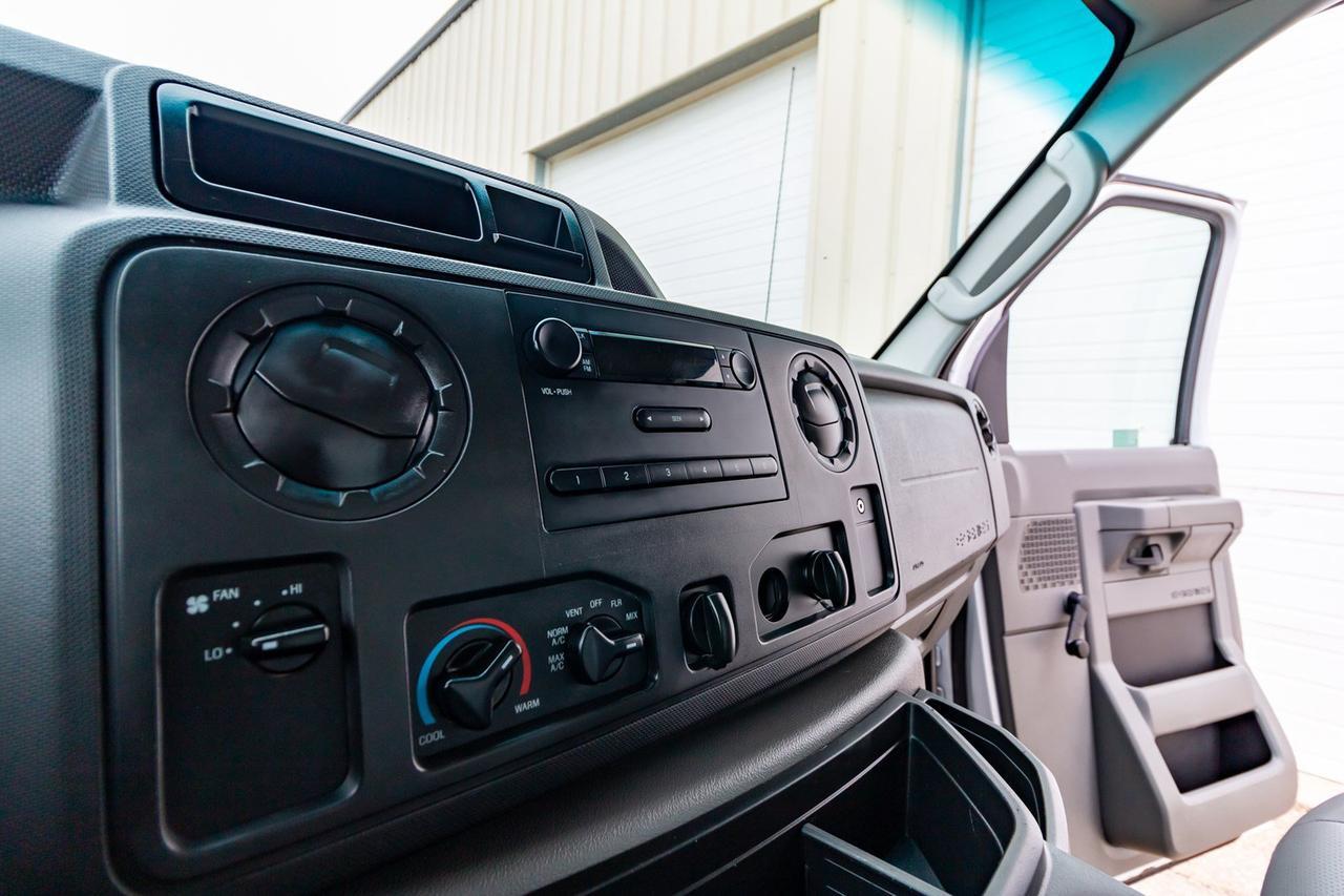 2015 Ford E-450 Econoline Commercial Cube Van Red Deer AB