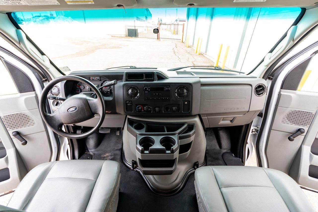 2015 Ford E-450 Econoline Commercial Cube Van Red Deer AB