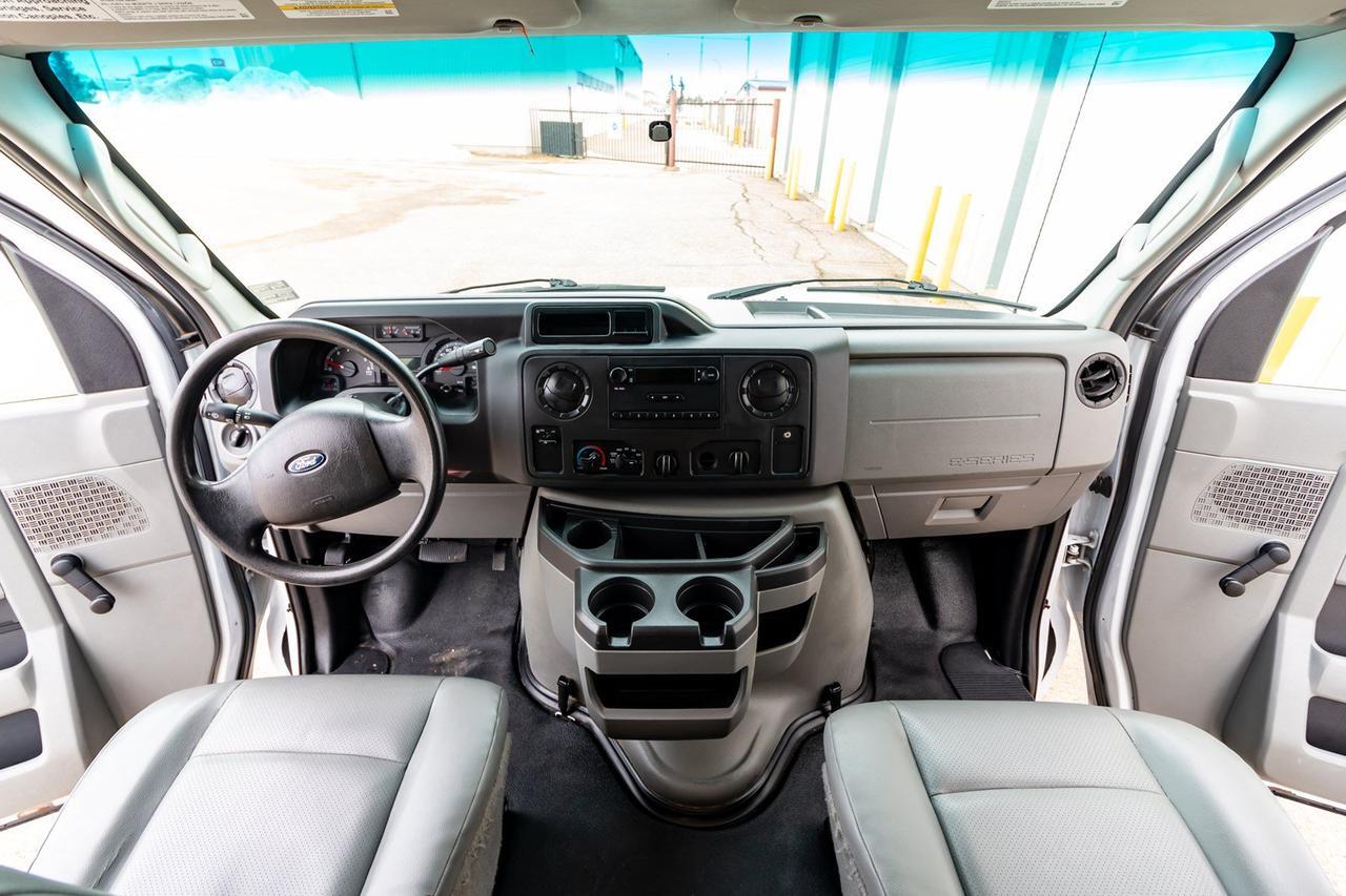 2015 Ford E-450 Econoline Commercial Cube Van Red Deer AB
