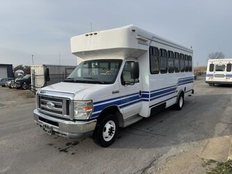 Ford E-450 Wheelchair Lift & Passenger Bus 2015
