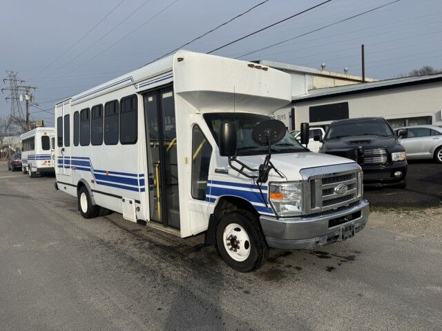 2015 Ford E-450 Wheelchair Lift & Passenger Bus Henrico VA