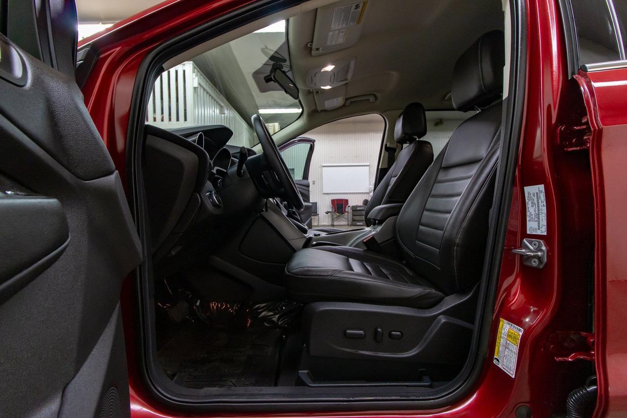 2015 Ford Escape AWD SE Leather Nav BCam Red Deer AB