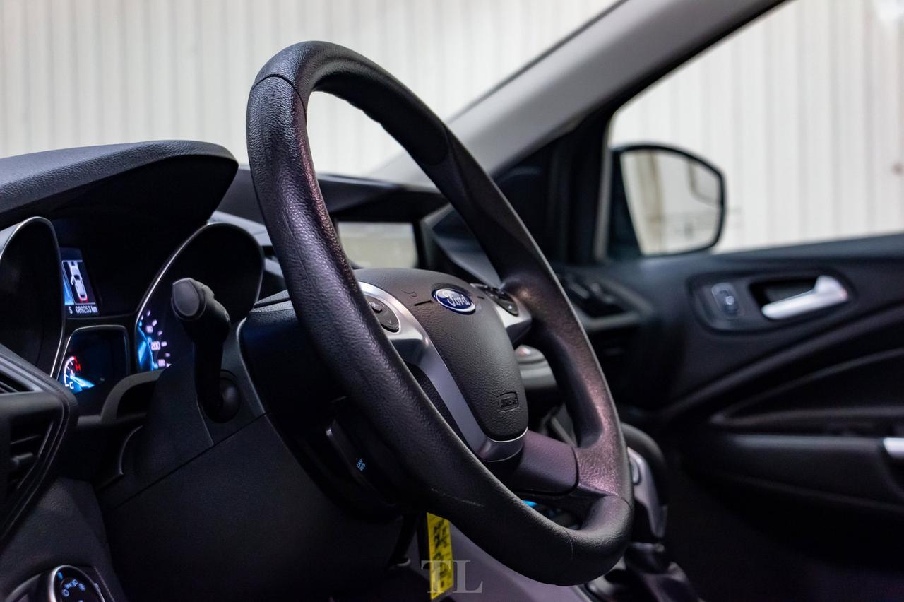 2015 Ford Escape AWD SE Roof Nav BCam Red Deer AB