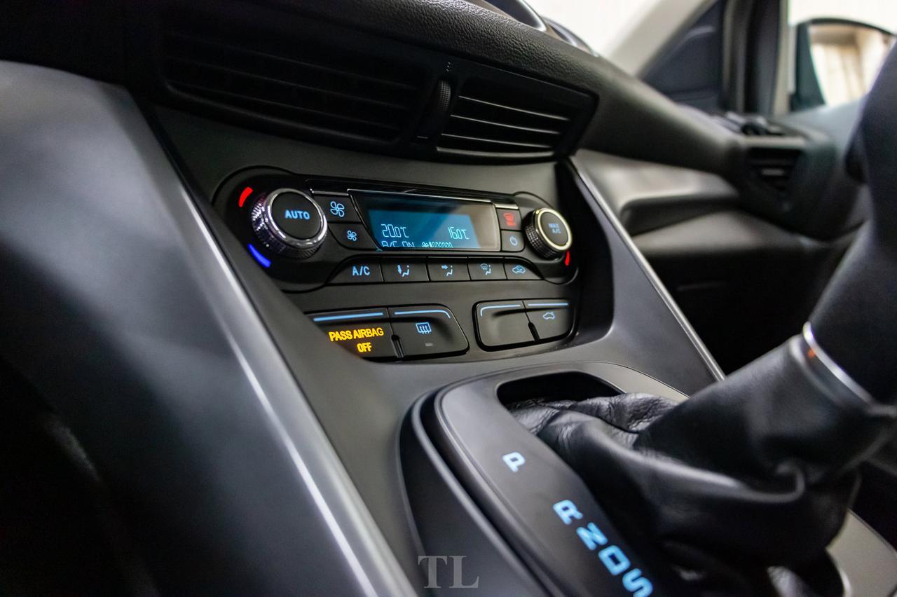 2015 Ford Escape AWD SE Roof Nav BCam Red Deer AB