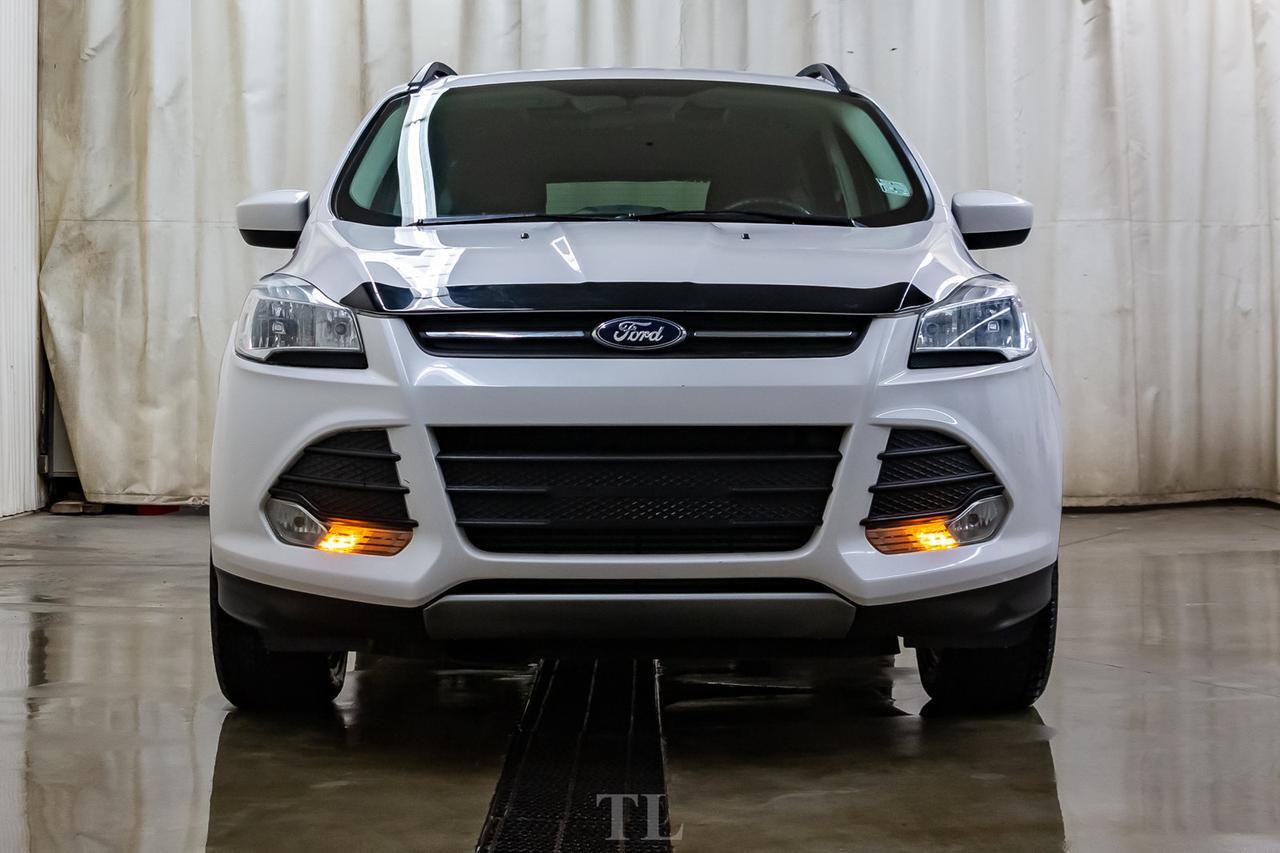2015 Ford Escape AWD SE Roof Nav BCam Red Deer AB