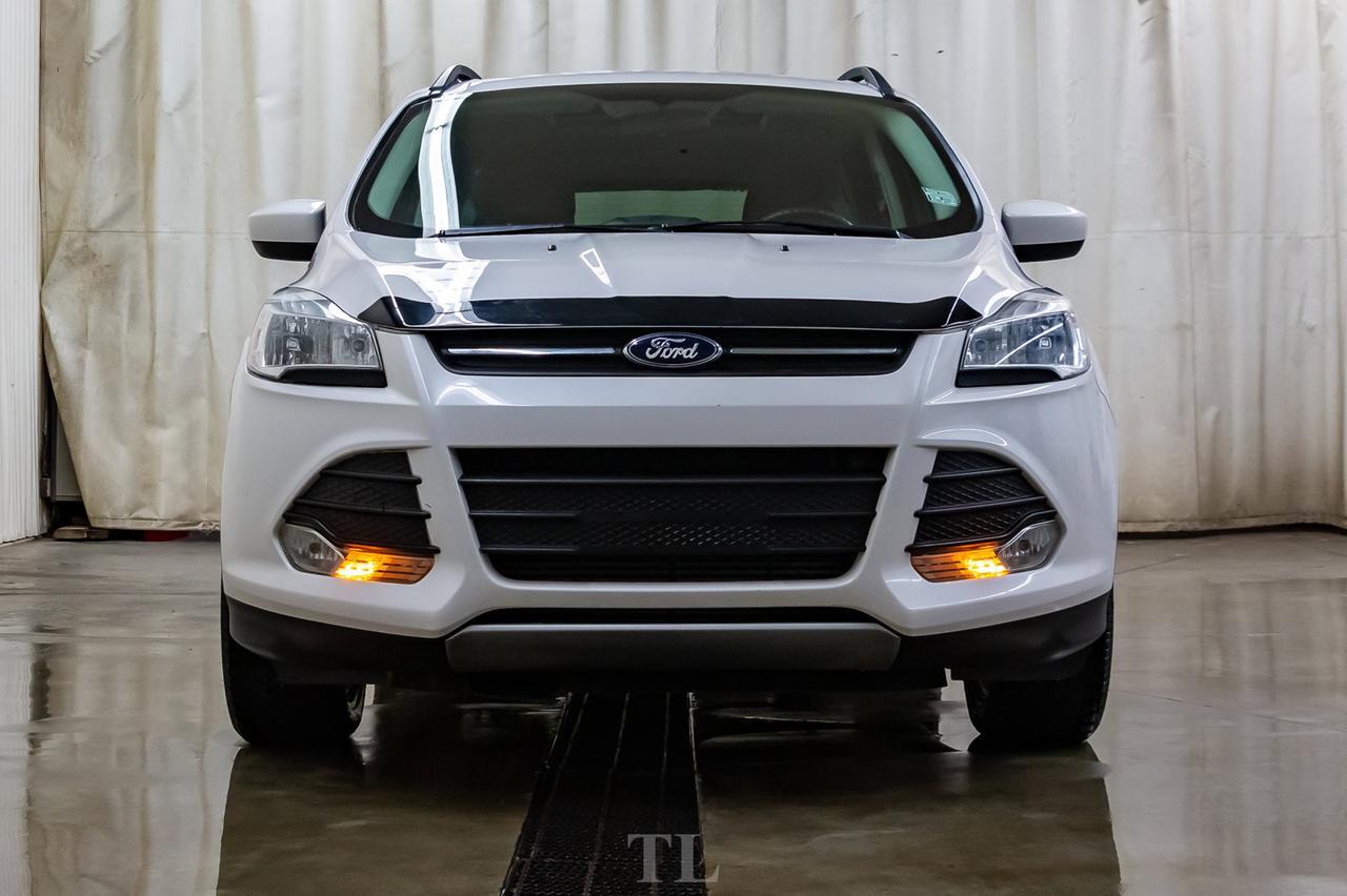 2015 Ford Escape AWD SE Roof Nav BCam Red Deer AB