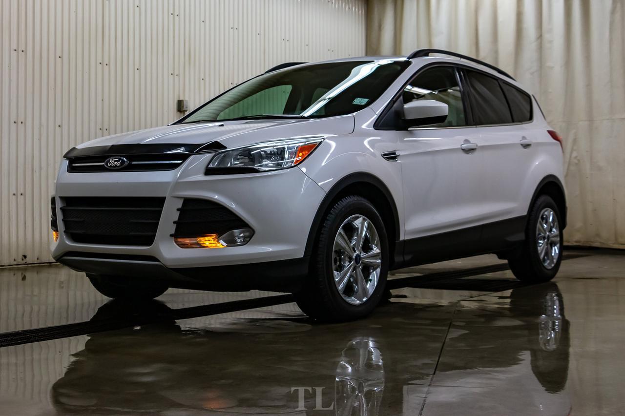2015 Ford Escape AWD SE Roof Nav BCam Red Deer AB