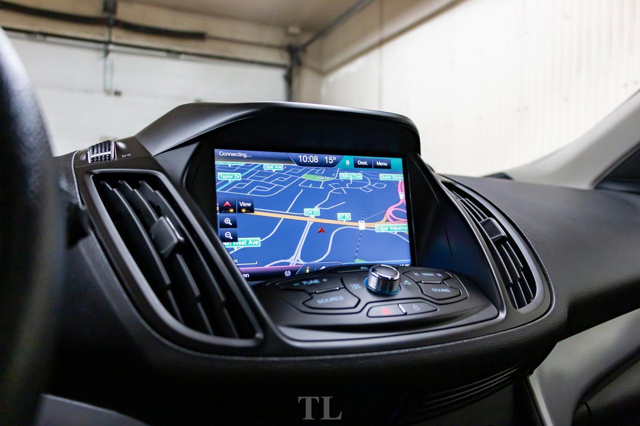 2015 Ford Escape AWD SE Roof Nav BCam Red Deer AB