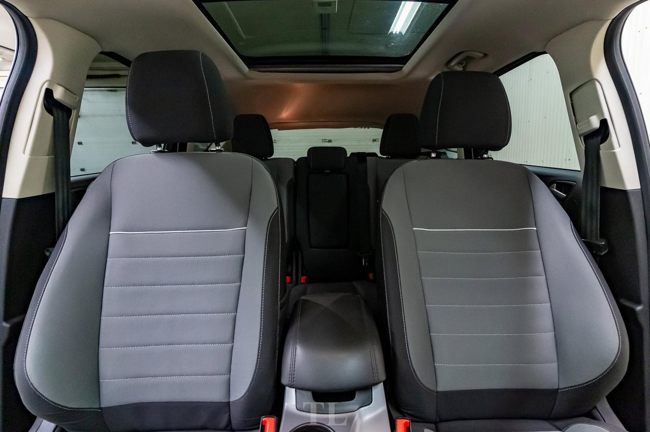 2015 Ford Escape AWD SE Roof Nav BCam Red Deer AB