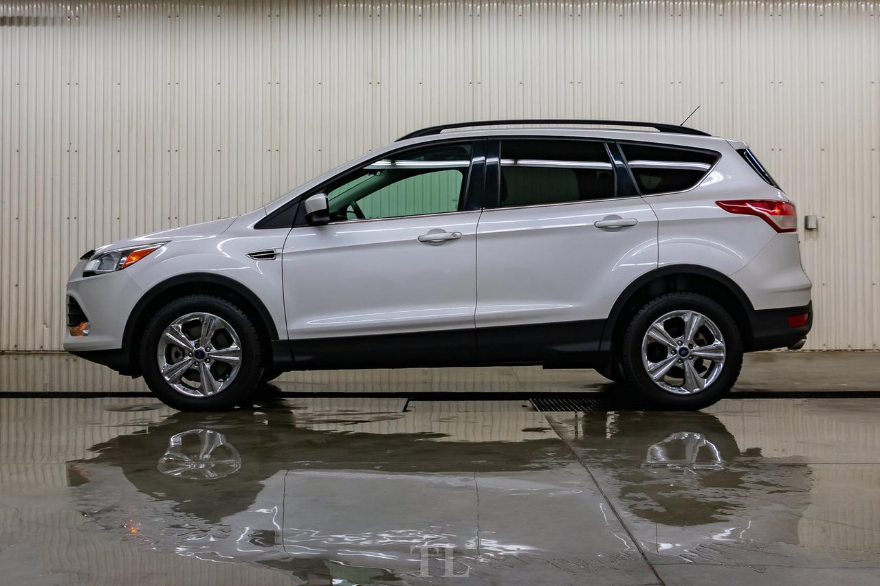 2015 Ford Escape AWD SE Roof Nav BCam Red Deer AB