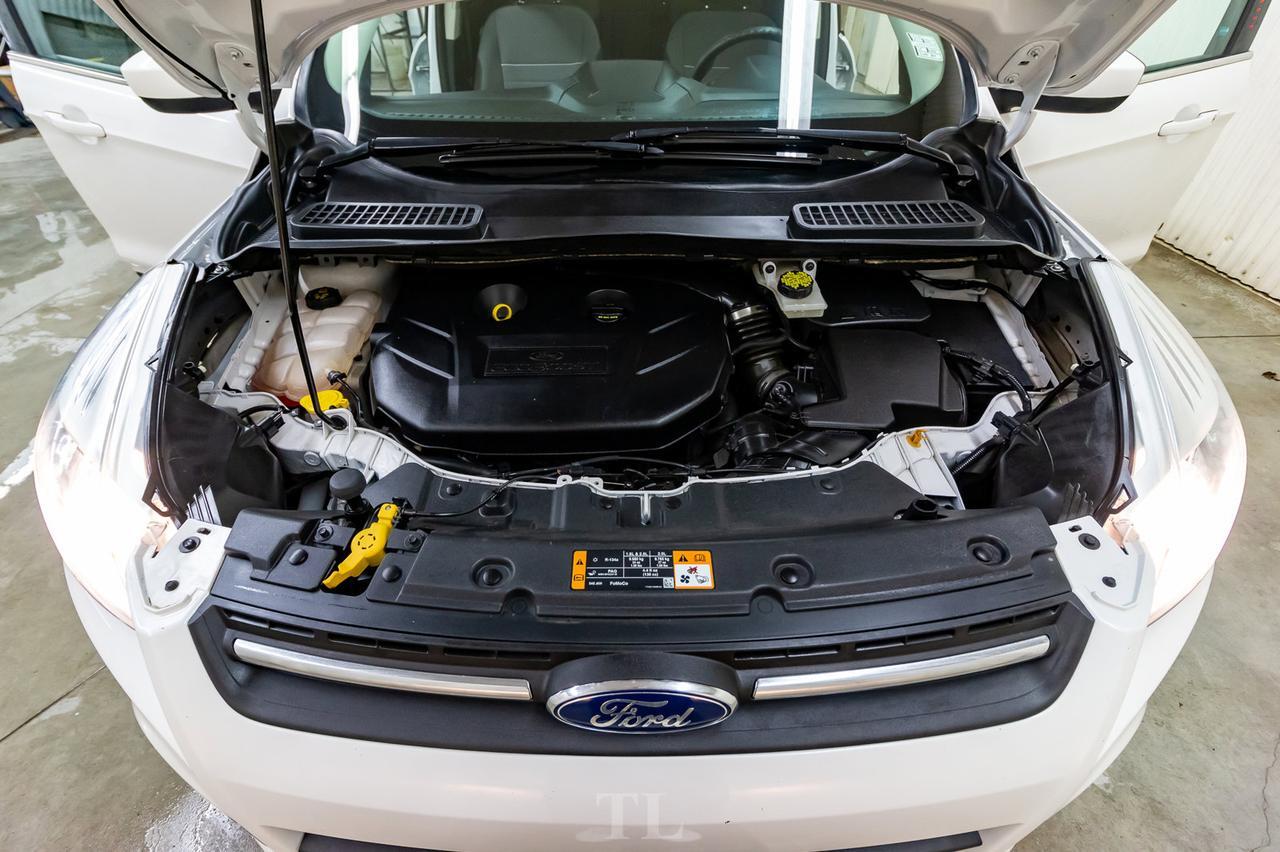 2015 Ford Escape AWD SE Roof Nav BCam Red Deer AB