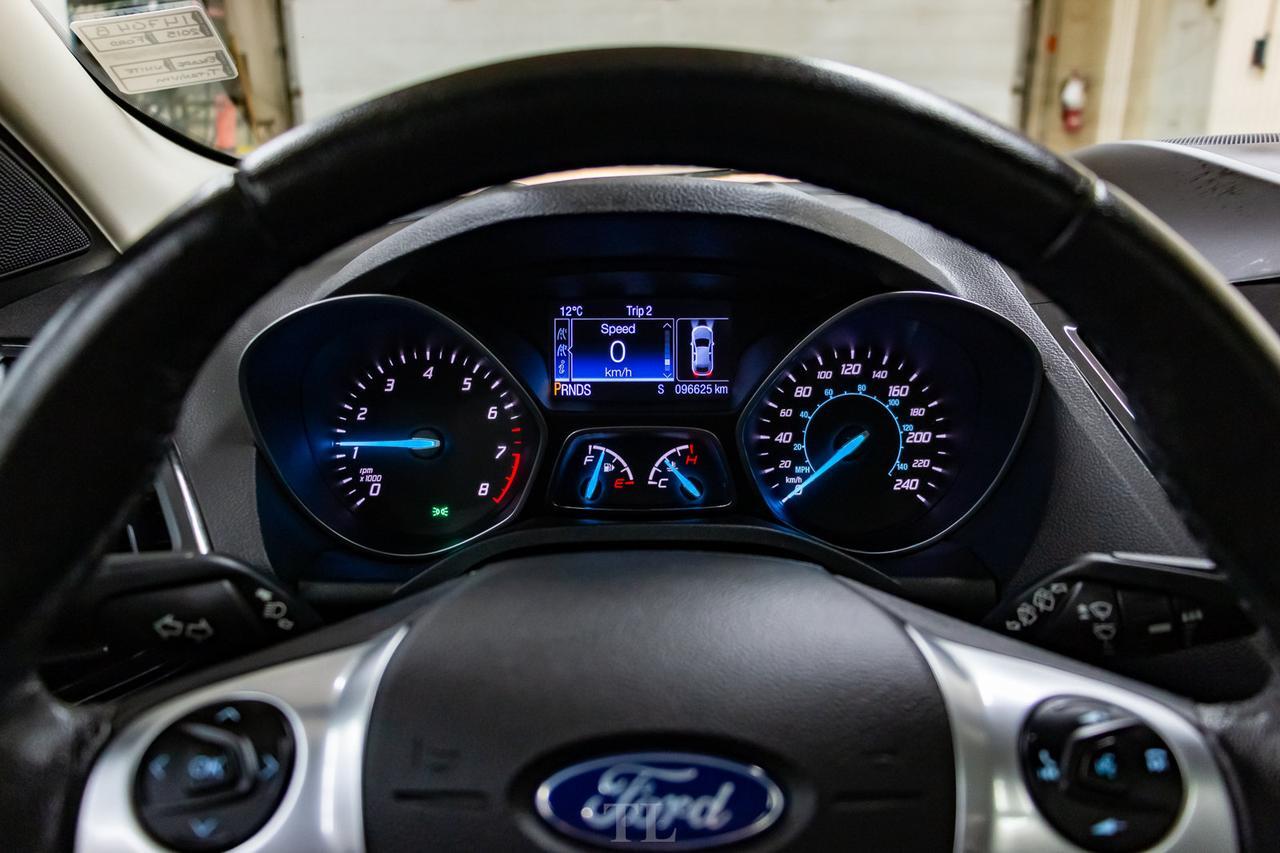 2015 Ford Escape AWD Titanium Leather Roof Nav BCam Red Deer AB