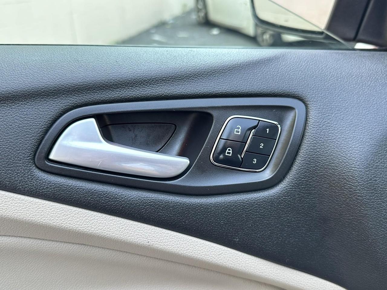 2015 Ford Escape Titanium Richmond Hill NY