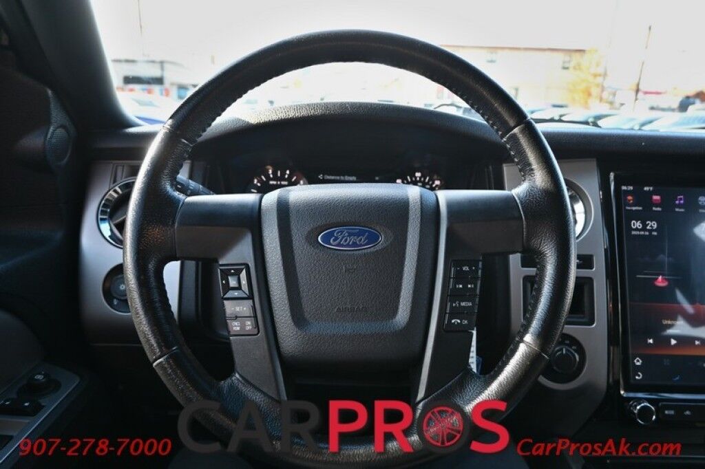 2015 Ford Expedition XLT - 3.5L V6 Ecoboost - Remote Start - Keyless Entry - Fog Lights - 3rd Row Seating - Tow Package Anchorage AK