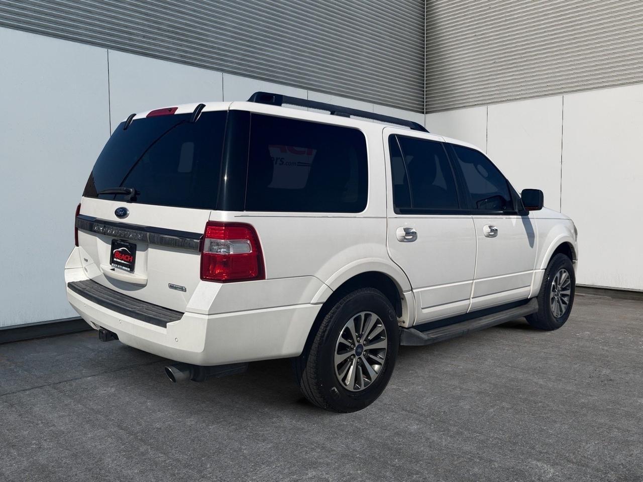 2015 Ford Expedition XLT, HEATED/VENTILATED SEATS, UNIVERSAL GARAGE DOOR OPENER, BLUETOOTH, SUNROOF, 3RD ROW, KEYLESS ENTRY, RUNNING BOARDS, TOW PACKAGE, BACKUP CAMERA, POWER LIFTGATE, POWER MIRRORS, CLEAN CARFAX!
