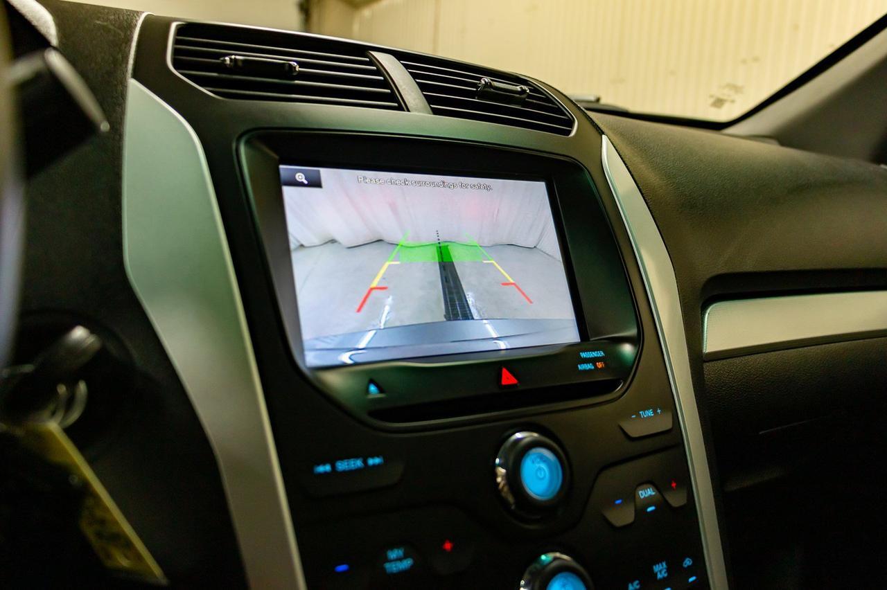 2015 Ford Explorer AWD XLT Leather Roof Nav Red Deer AB